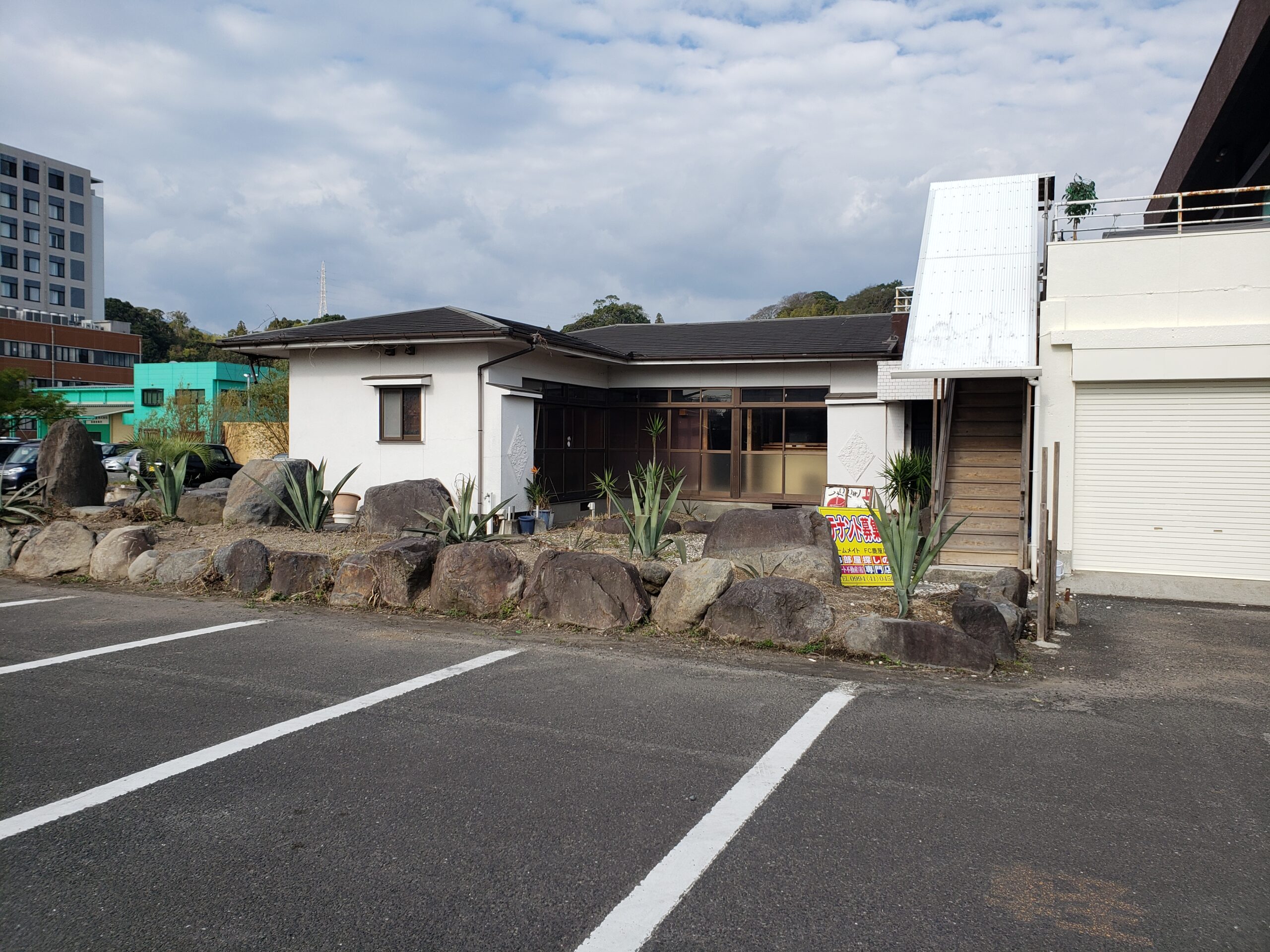 新川　折尾店舗